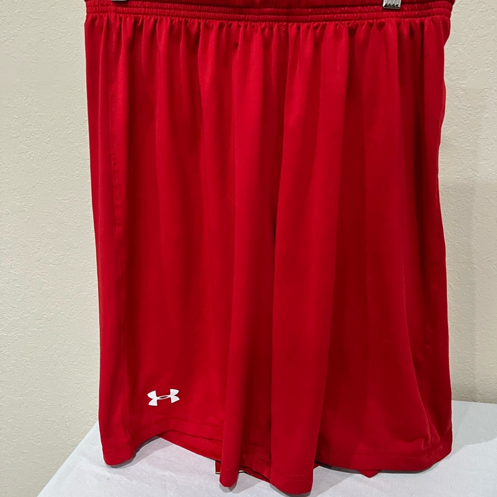 Men’s Under Armour Scarlet Red Heatgear Loose Sports Shorts